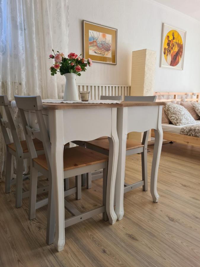 Апартаменти Apartman Prace Екстер'єр фото