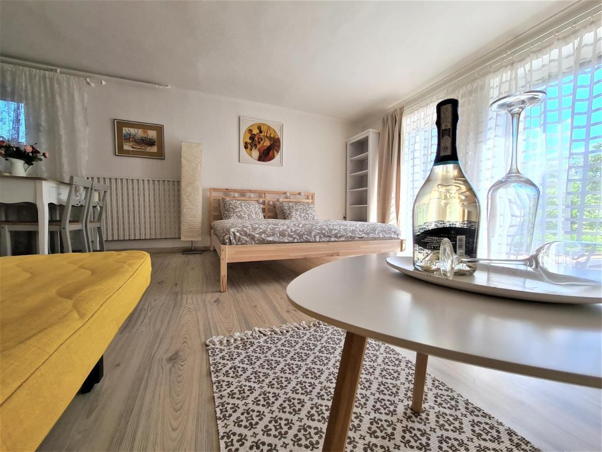 Апартаменти Apartman Prace Екстер'єр фото