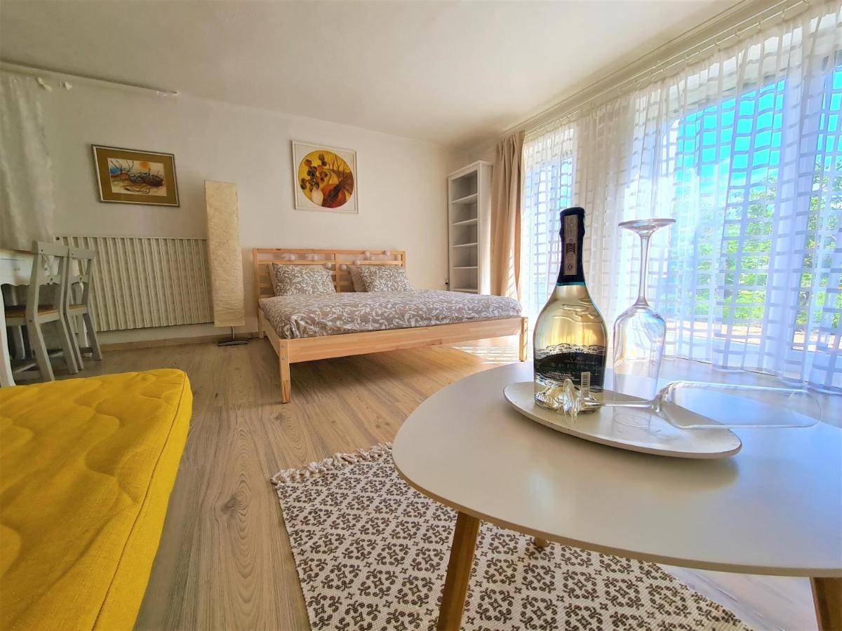 Апартаменти Apartman Prace Екстер'єр фото