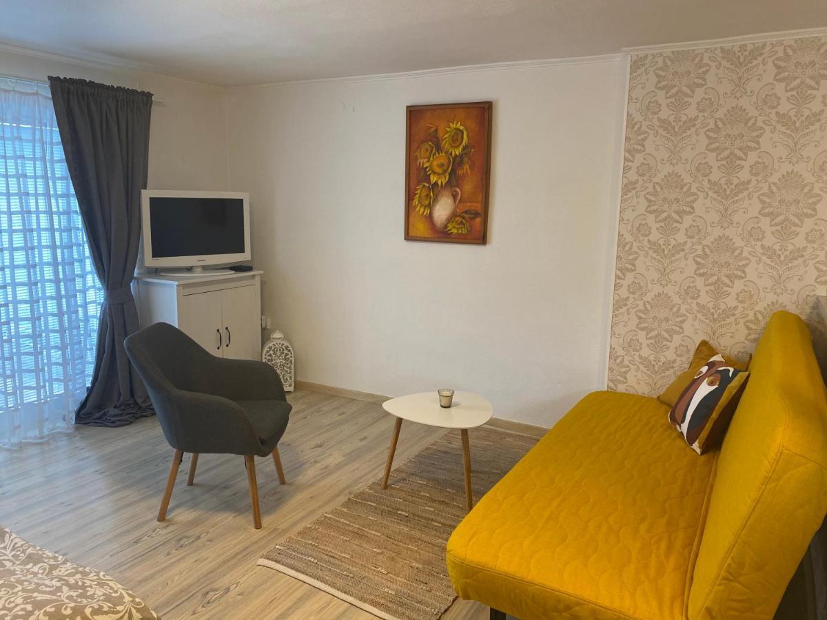 Апартаменти Apartman Prace Екстер'єр фото